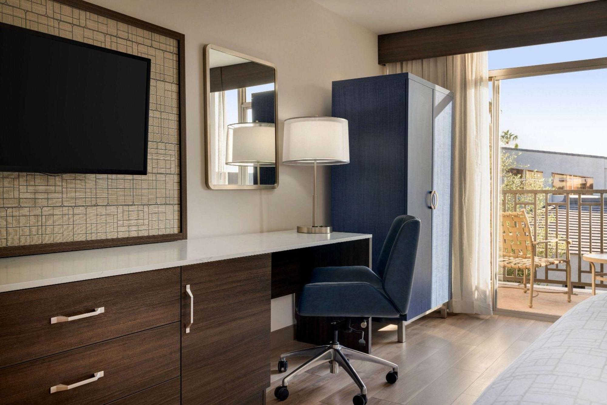 Wyndham Phoenix Airport - Tempe Exterior photo