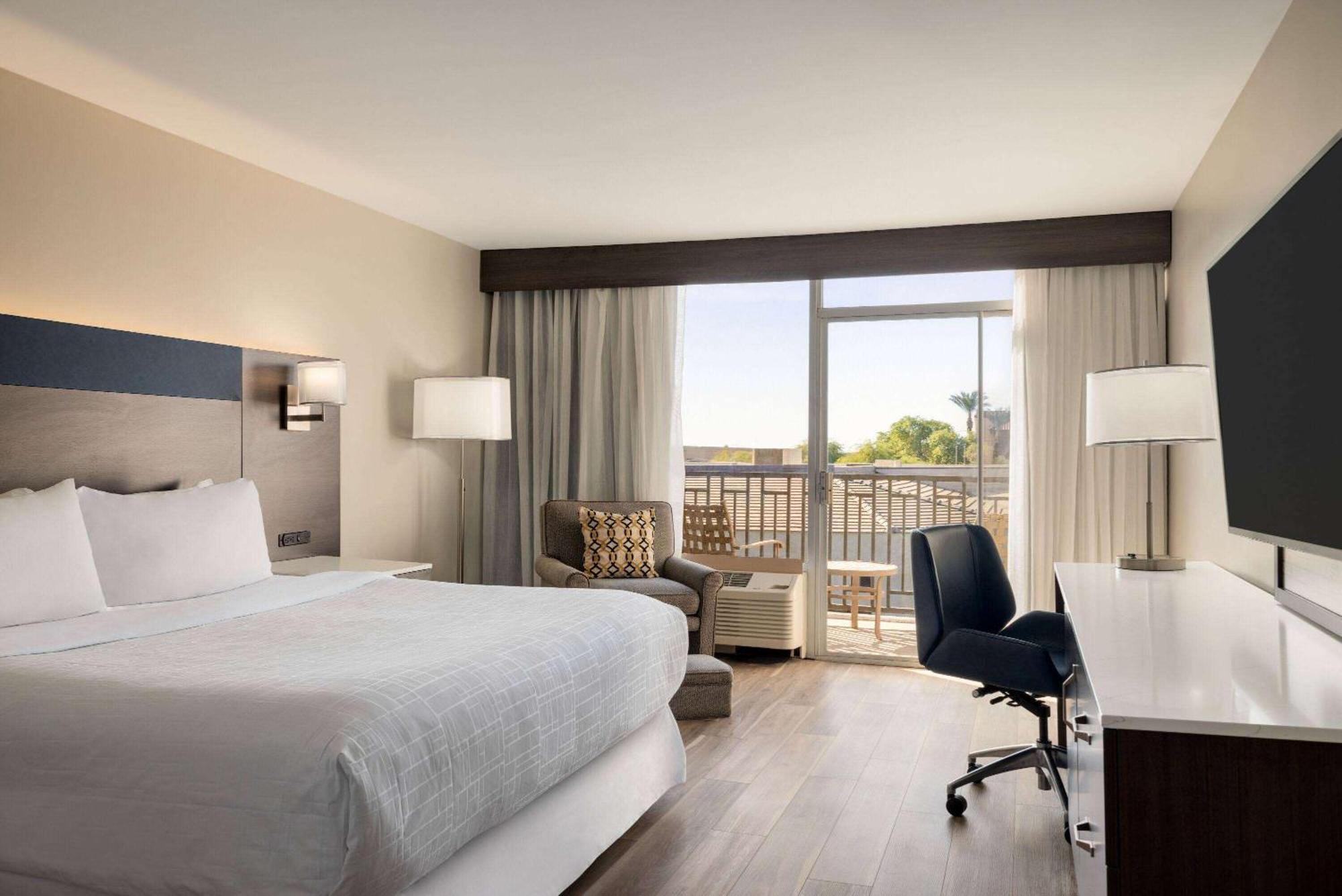 Wyndham Phoenix Airport - Tempe Exterior photo