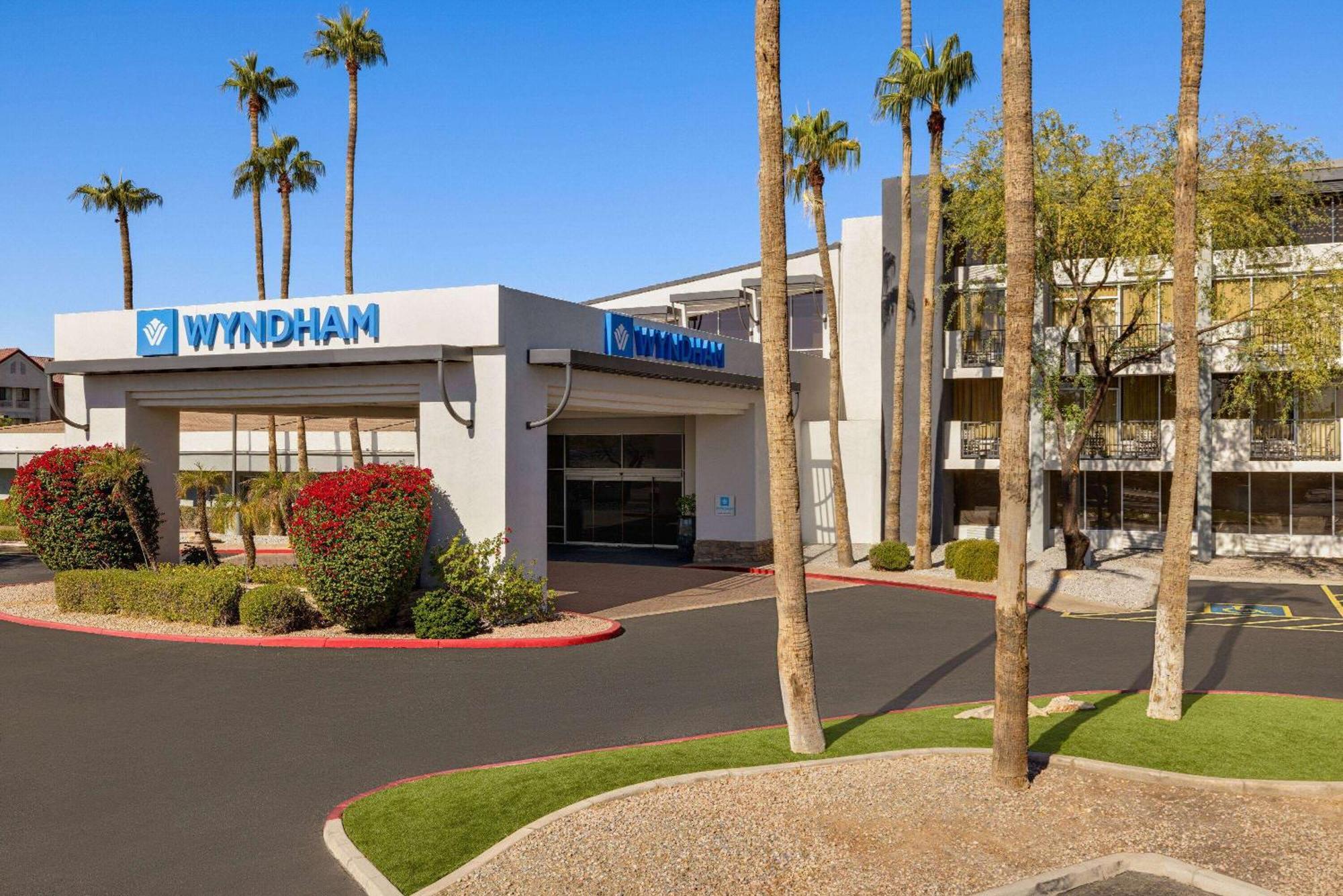 Wyndham Phoenix Airport - Tempe Exterior photo