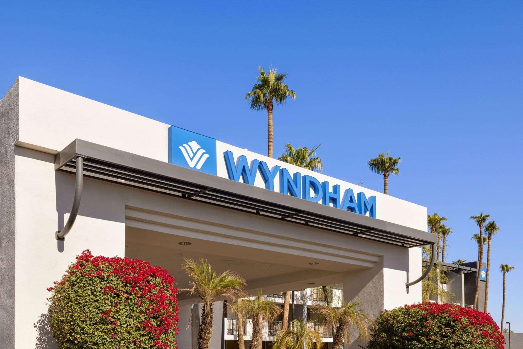 Wyndham Phoenix Airport - Tempe Exterior photo