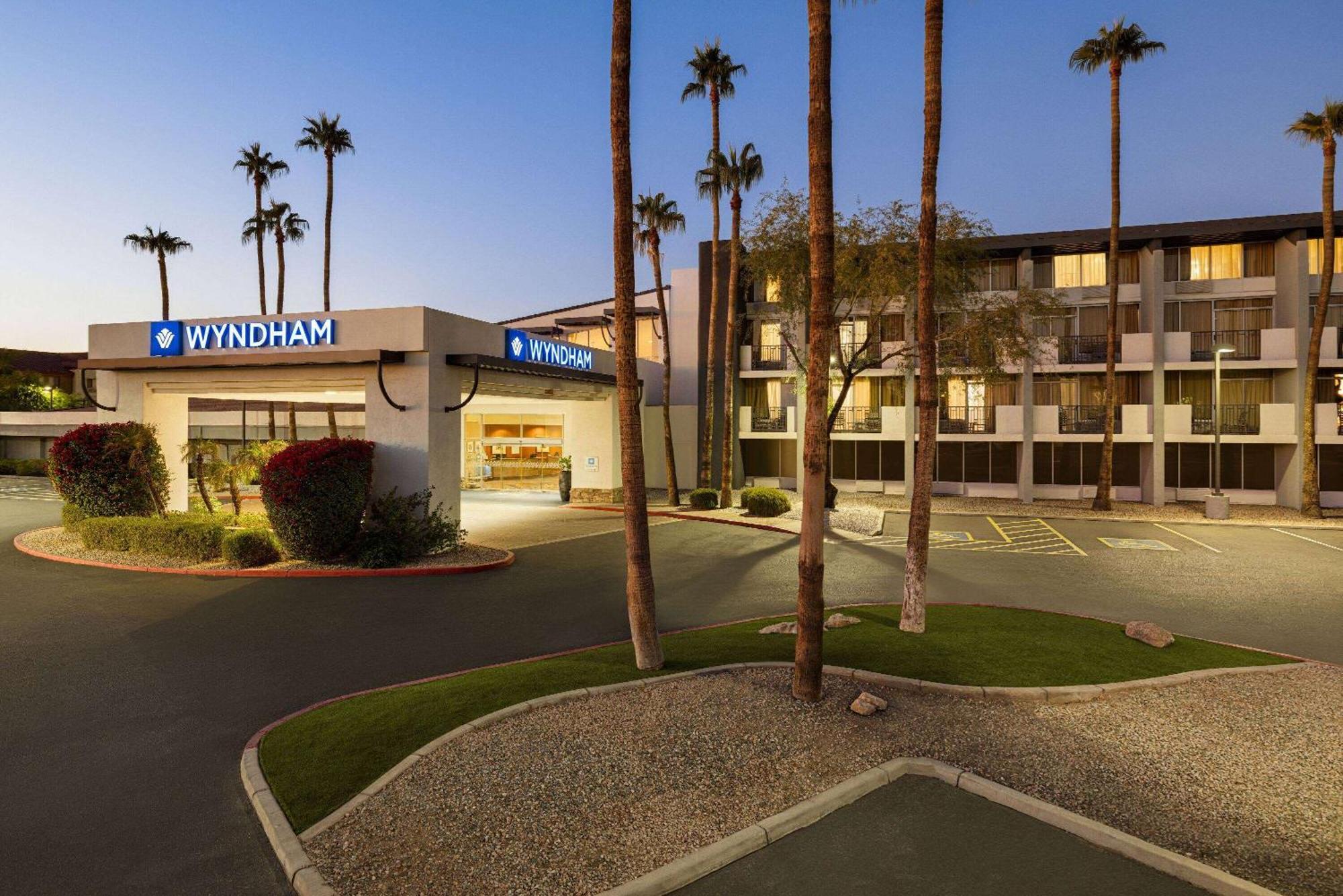 Wyndham Phoenix Airport - Tempe Exterior photo