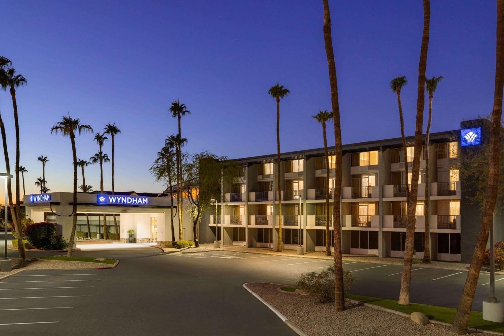Wyndham Phoenix Airport - Tempe Exterior photo